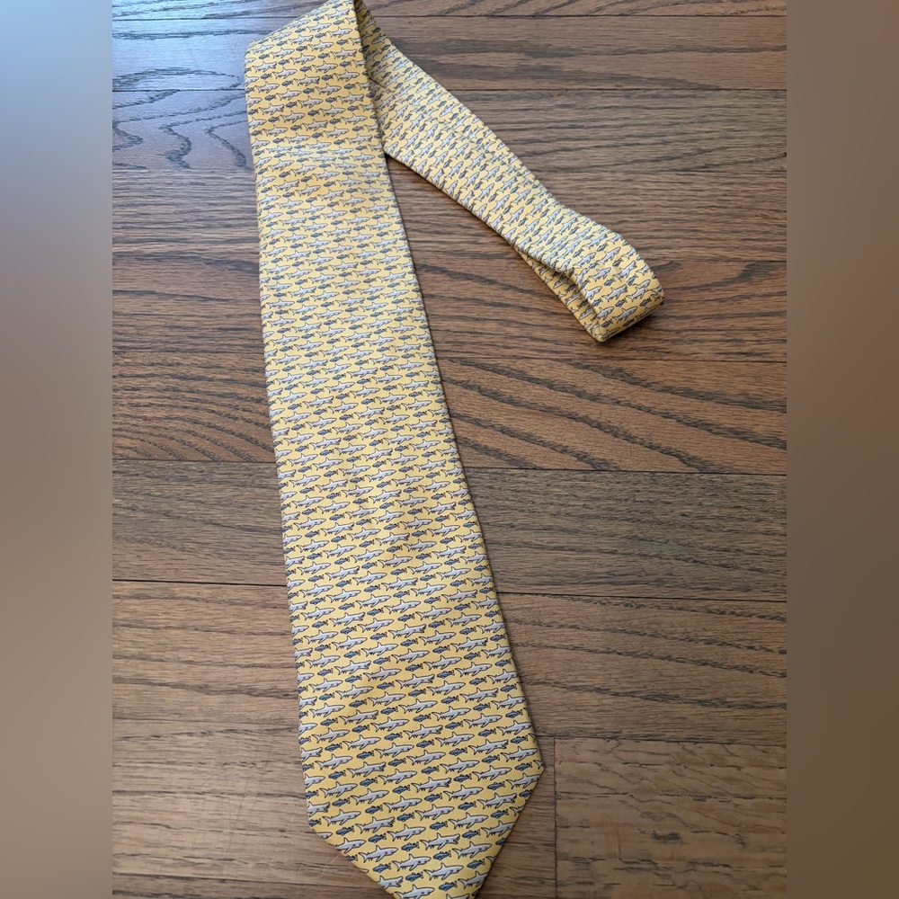 Vineyard Vines 100% Silk Tie Yellow Shark Print Preppy Classic